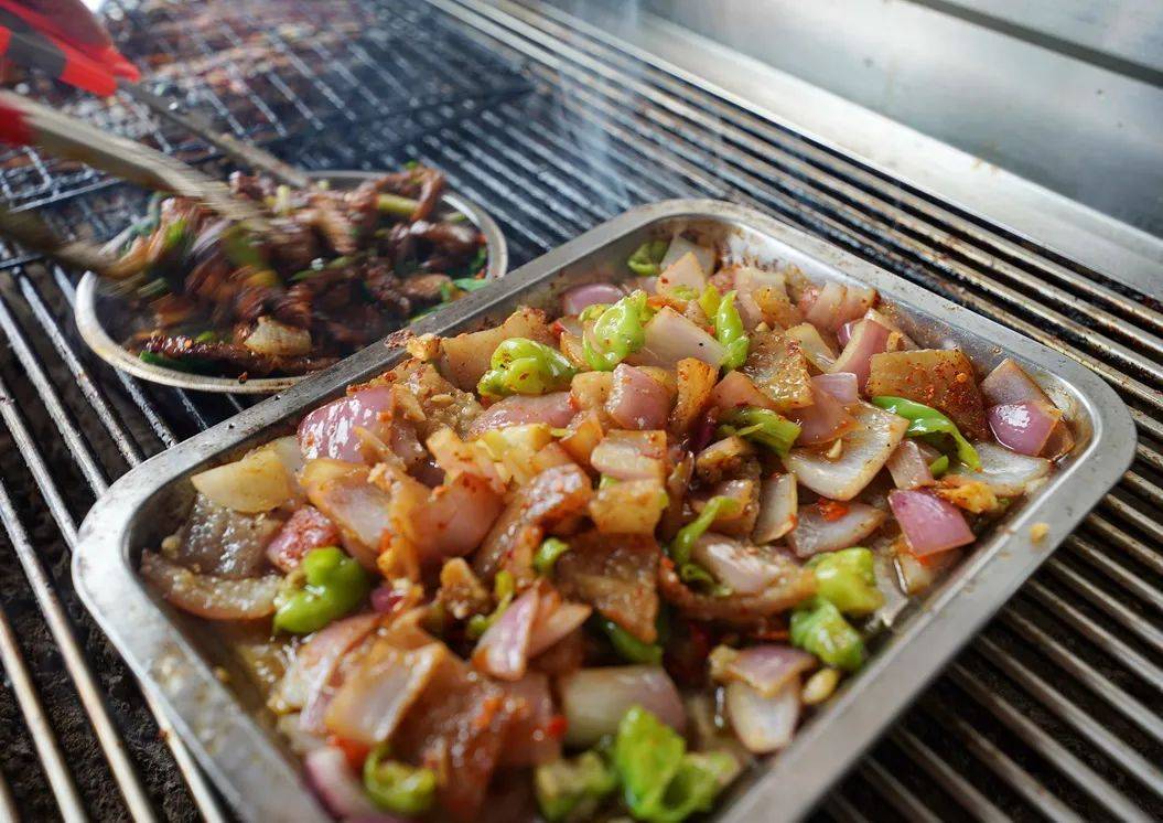 石屏乡村吃顿简单烧烤却香到了记忆深处这样的烤法哪里还有