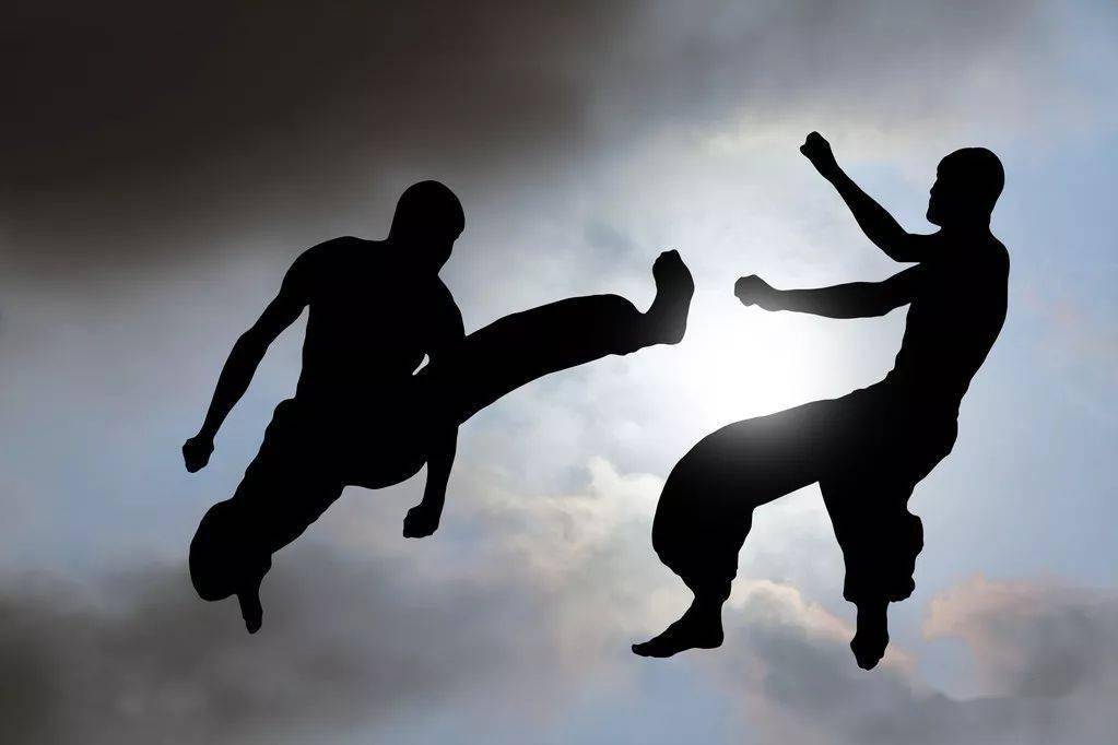 王宗岳《太极拳论》开篇所言:"太极者,无极而生,阴阳之母也.