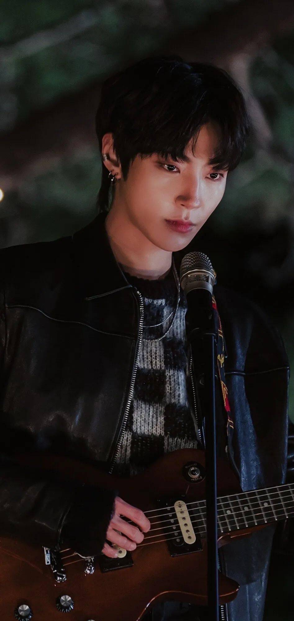 手机壁纸黄寅烨