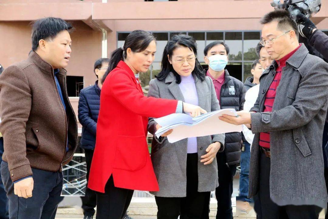 杜坤玲还带领有关人员深入市委市政府2020年重点项目之一的位于山美