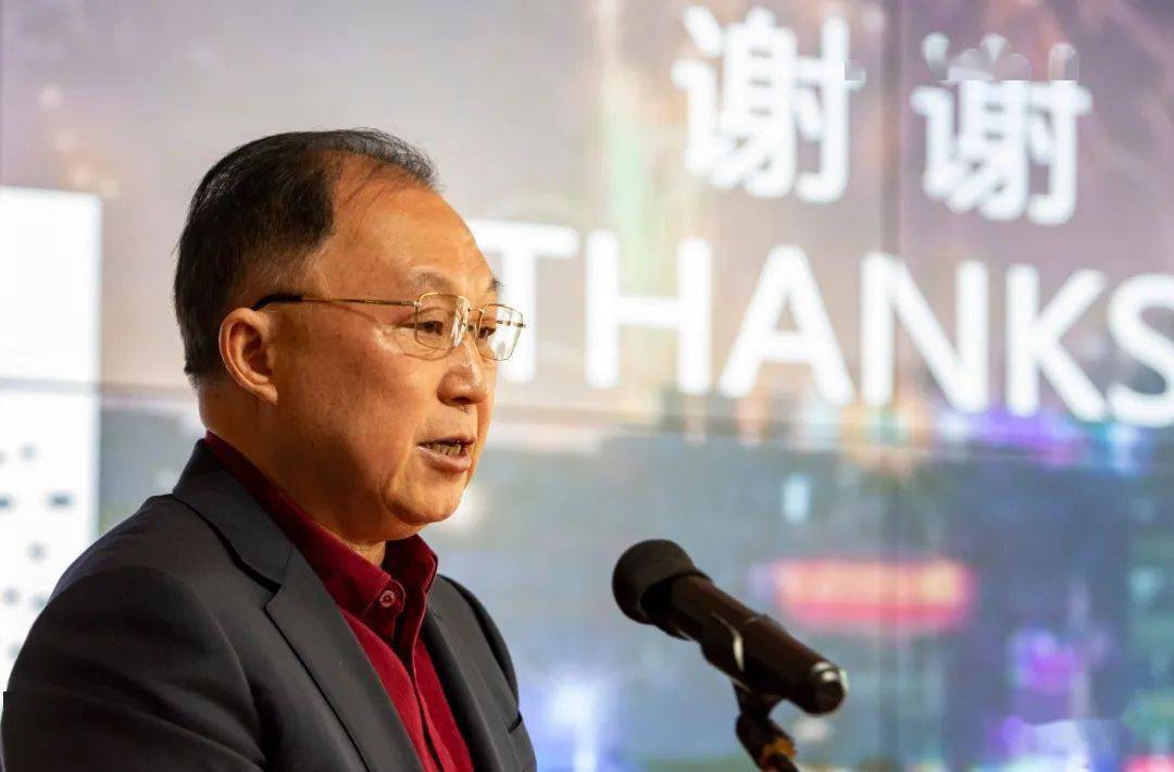 2021年1月18日,安徽澳新食品有限公司董事长夏阳在安徽第三届迎春年货