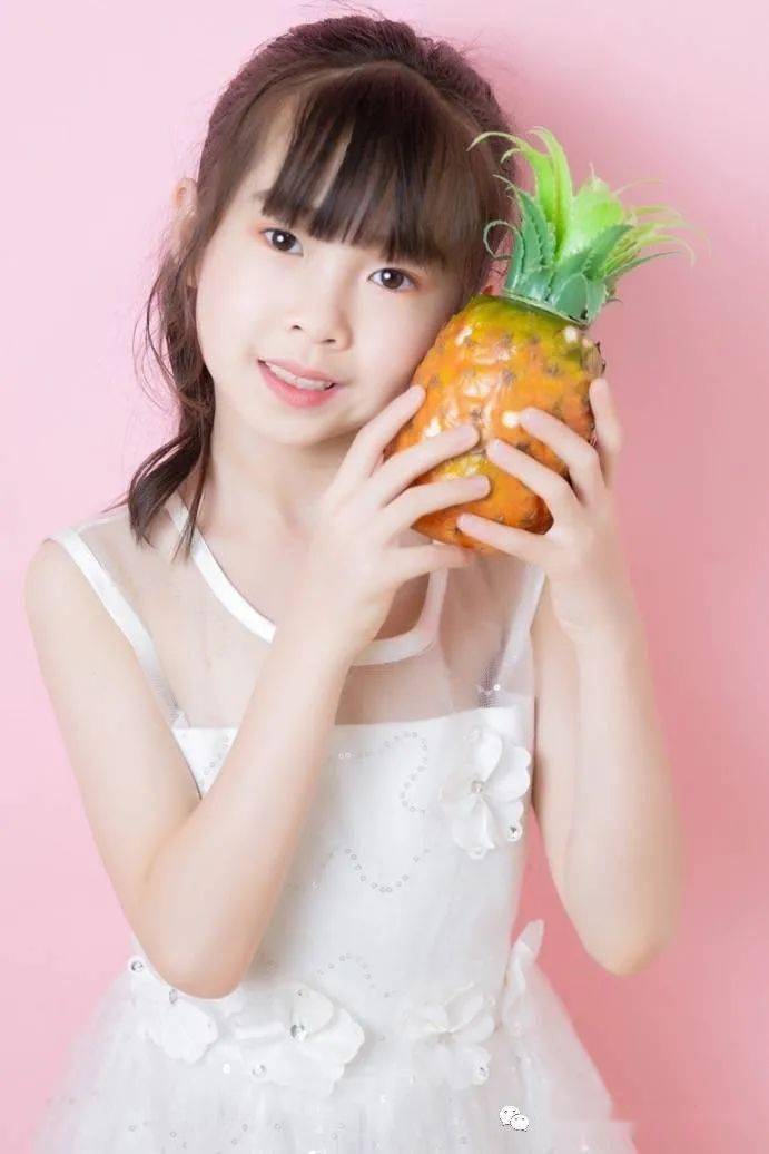 2018级尚 美 之 星2018级3班 巫佩遥2018级5班 薛如月2018级4班牟祖莹