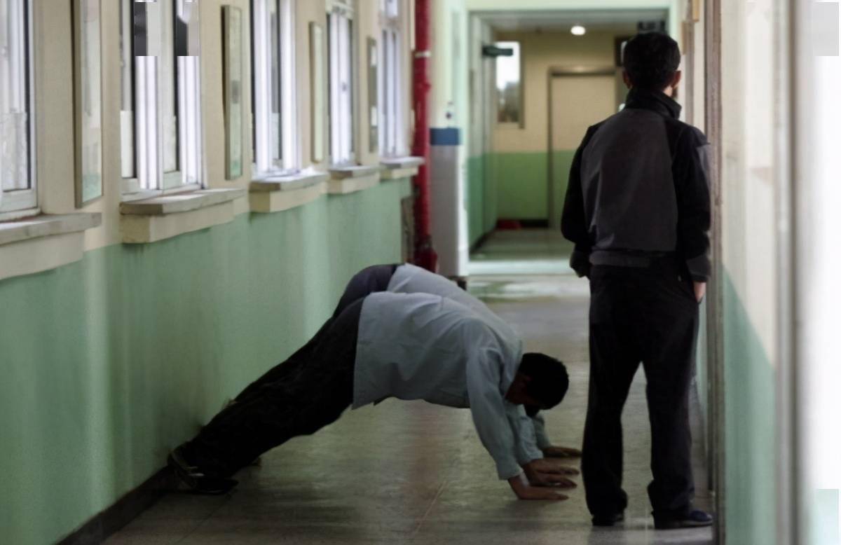 家长不舍得管,老师不敢管,将来社会管_批评