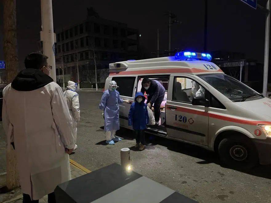 120救护车发热症状人员转运