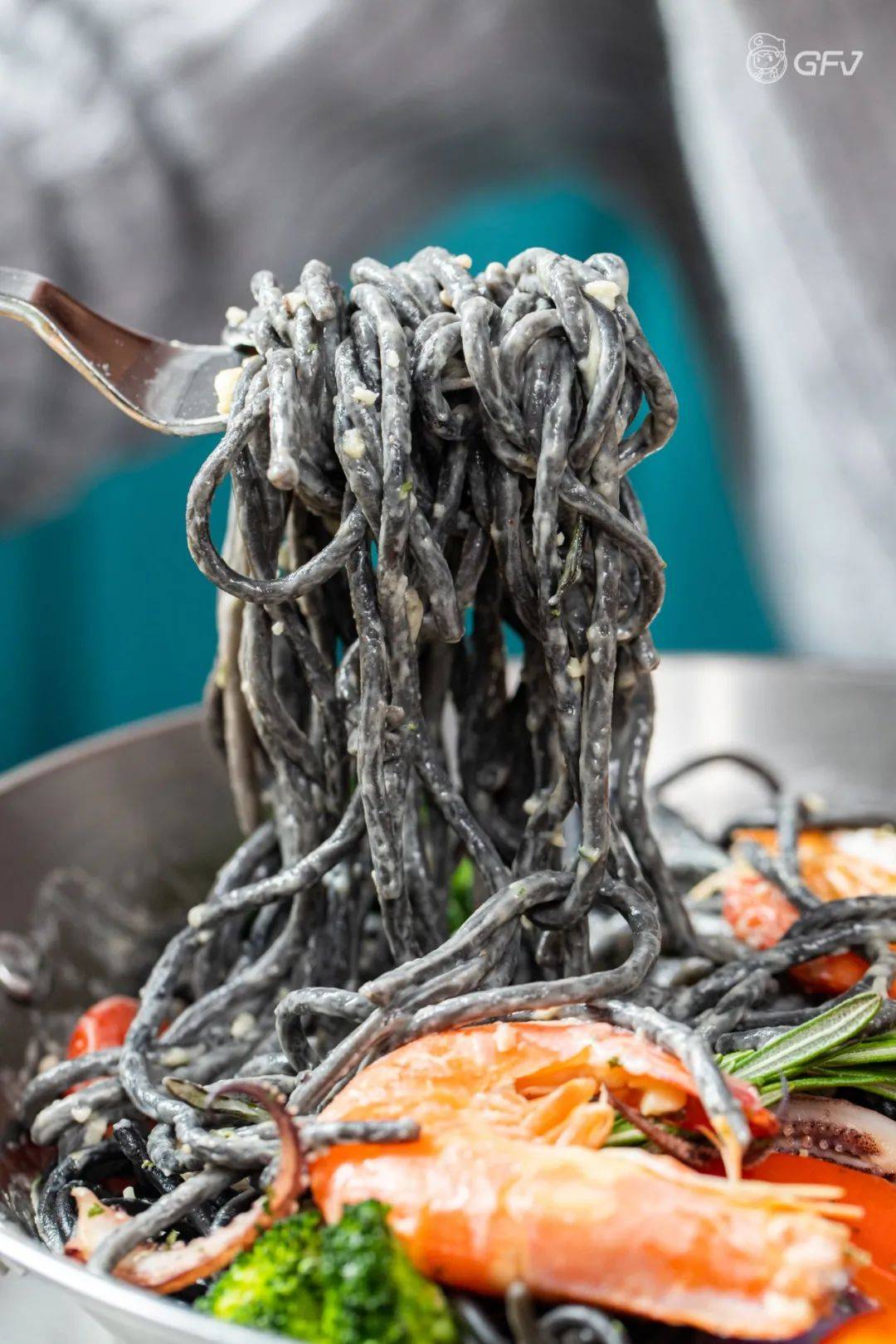 three     海鲜奶油意大利墨汁面