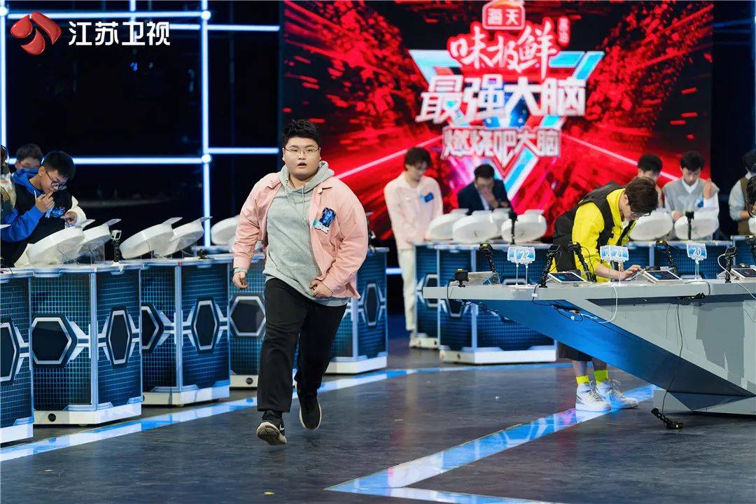 创新|回归即登顶！脑力担当《最强大脑》第八季如何领跑开年综艺收视？