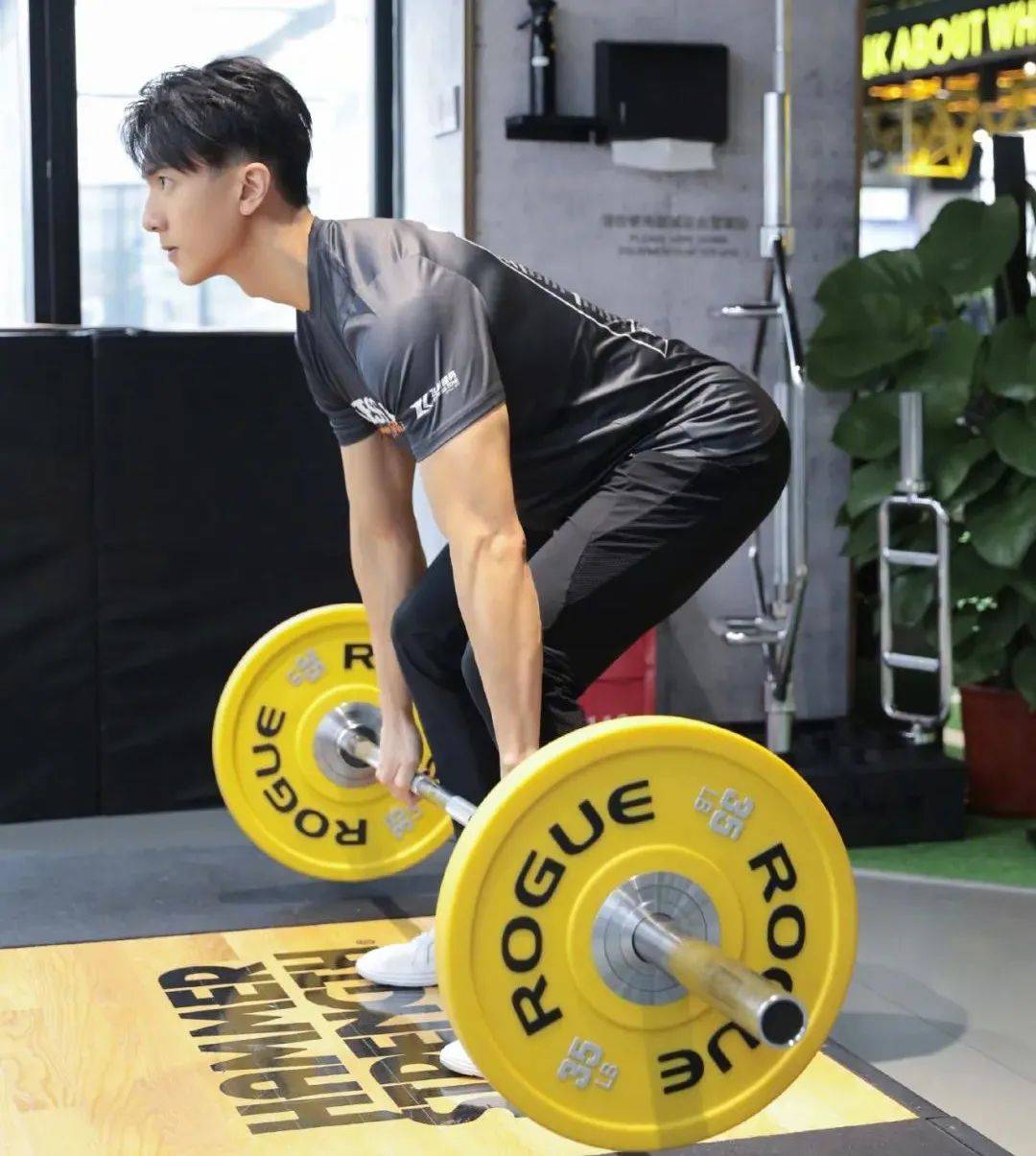 41岁吴尊肌肉上热搜:果真健身的人都是老样子_训练