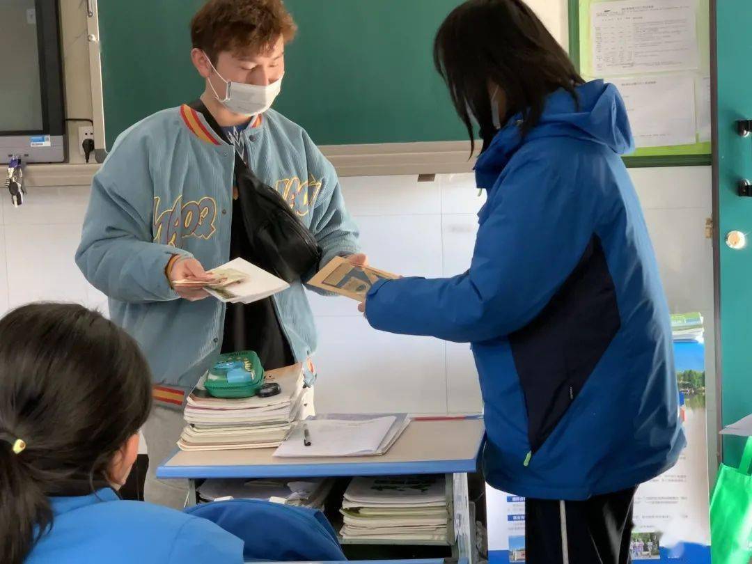 感恩母校行赴萧山十中社会实践团队回访浙江省萧山第十高级中学感恩