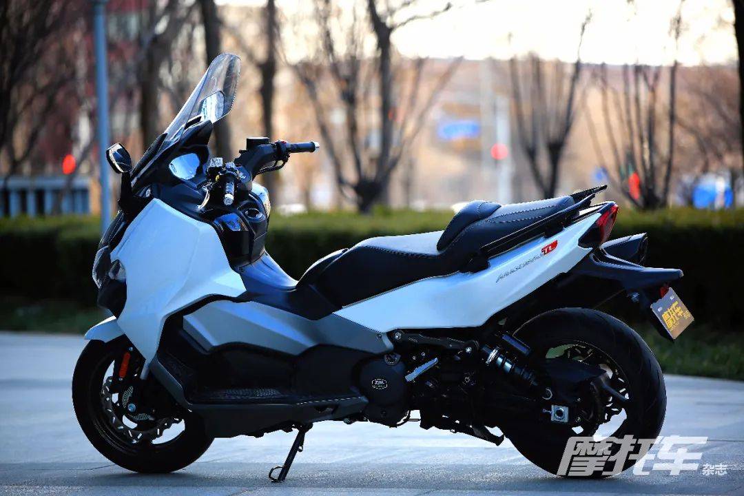 不走寻常路实拍三阳双缸运动大踏板maxsymtl500