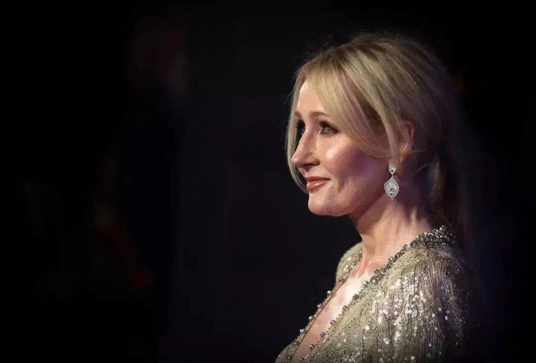 哈利波特引进中国20周年作者jk罗琳再发新作