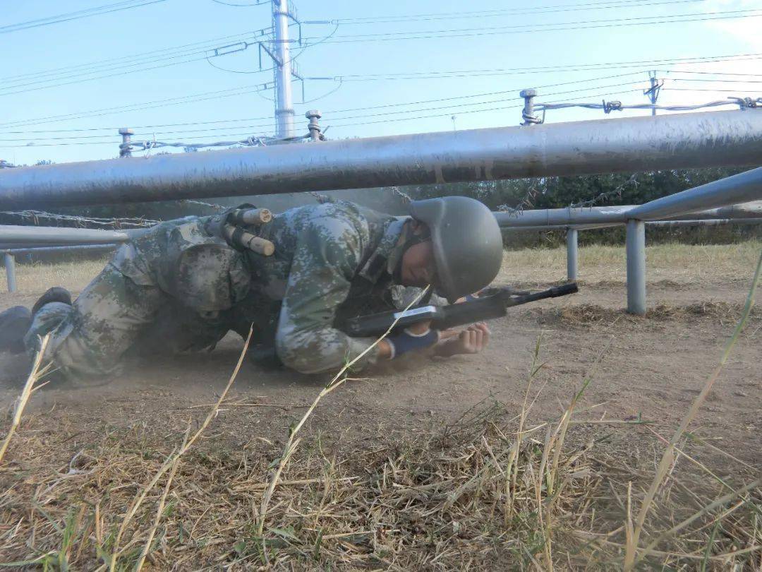 "00"后,别再对ta有误解_新兵