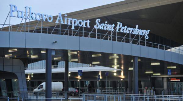 当地时间1月22日一架空客a-319客机从圣彼得堡普尔科沃机场起飞后因