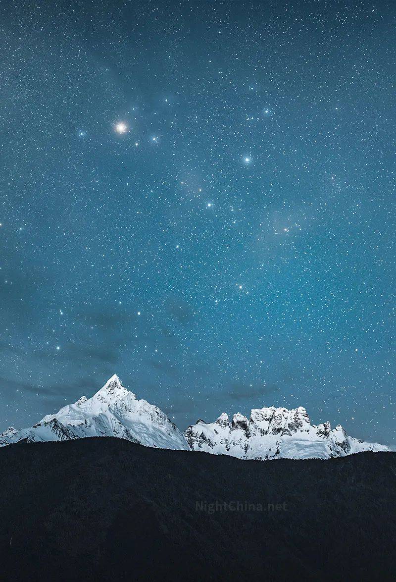 雪色和月色之间 夜空中国 梅里雪山