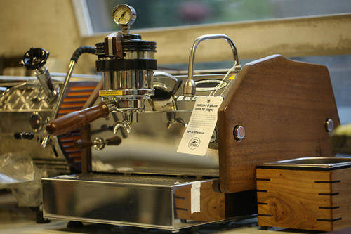 转角遇到咖啡馆:探寻根植上海城市基因中的咖啡文化产业_星巴克