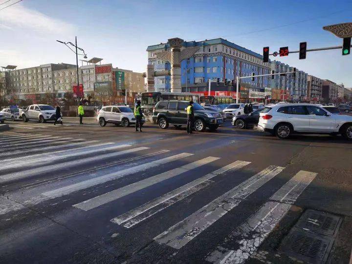 弘扬蒙古马精神育新机开新局谱新篇莫旗加大城区内交通秩序管理力度