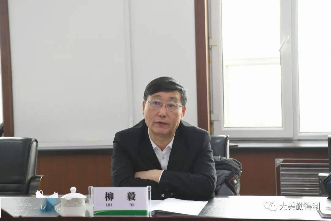 柳毅一行先后来到勤得利农场疫情防控卡口,医院,实地了解勤得利疫情