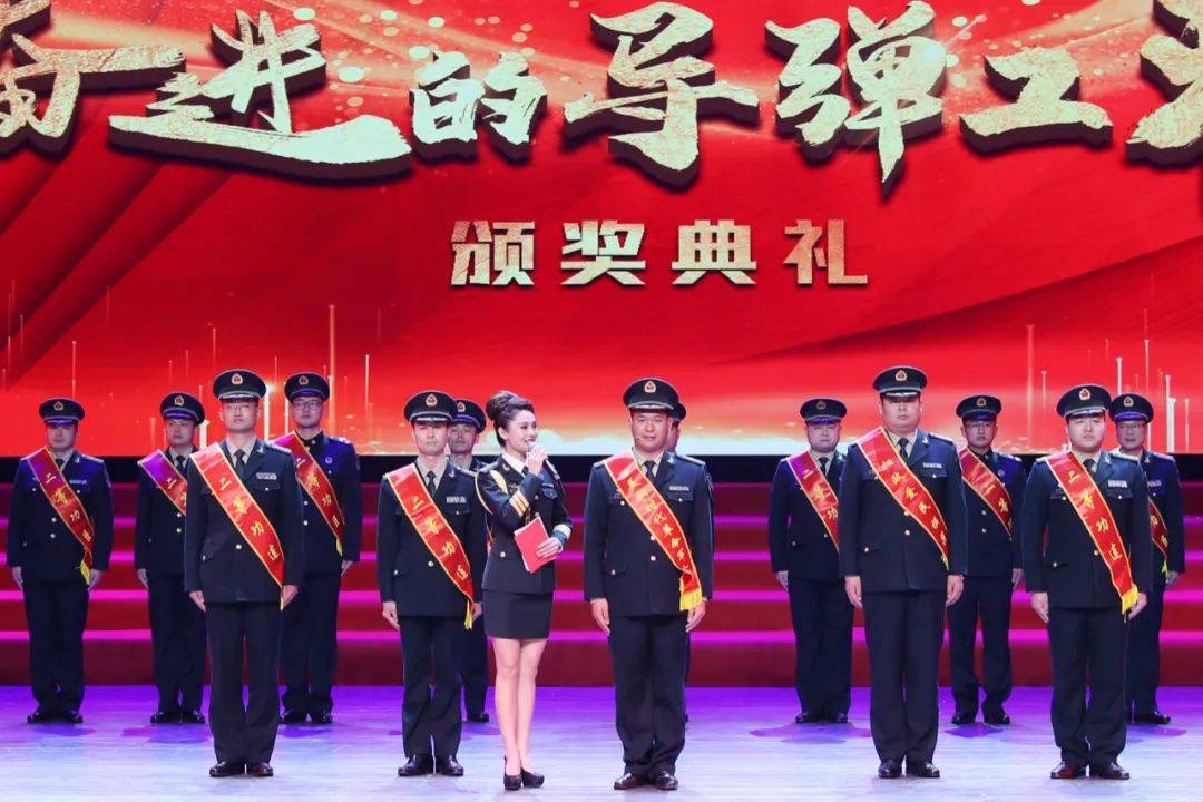 个人典型事迹,立体式展现榜样风采,崇高精神和部队建设发展的崭新风