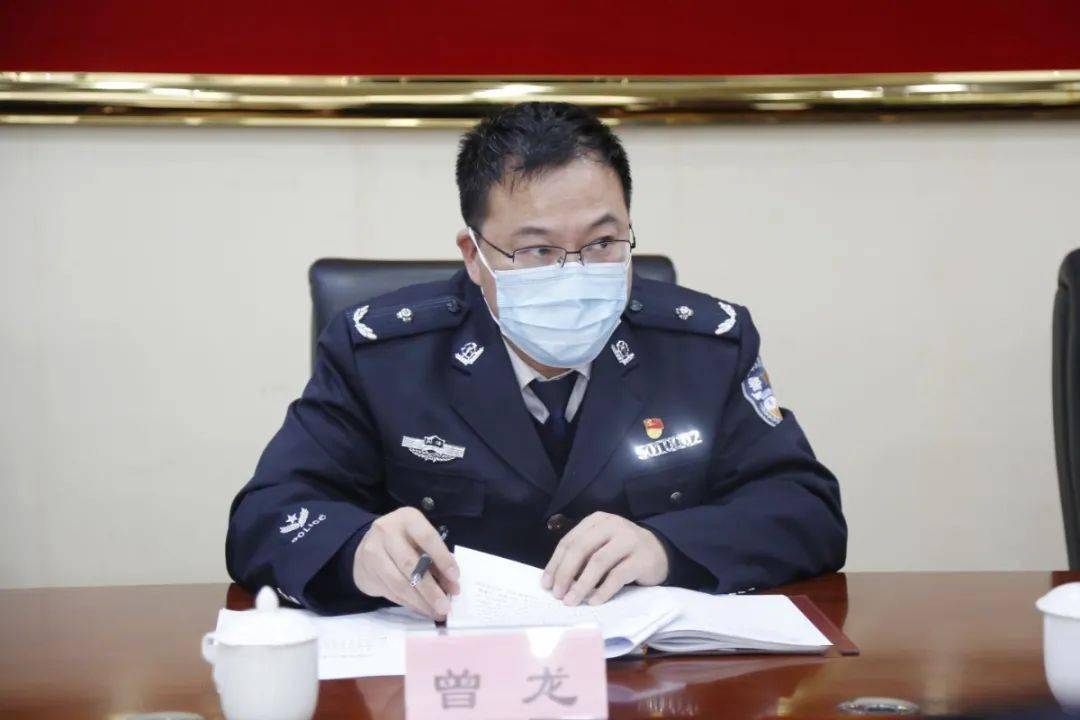 曾龙潘光政到未管所三峡监狱宣布干部任职决定检查指导疫情防控工作