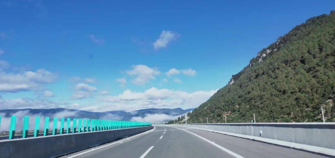 香丽高速(丽江段)通车运营_高速公路