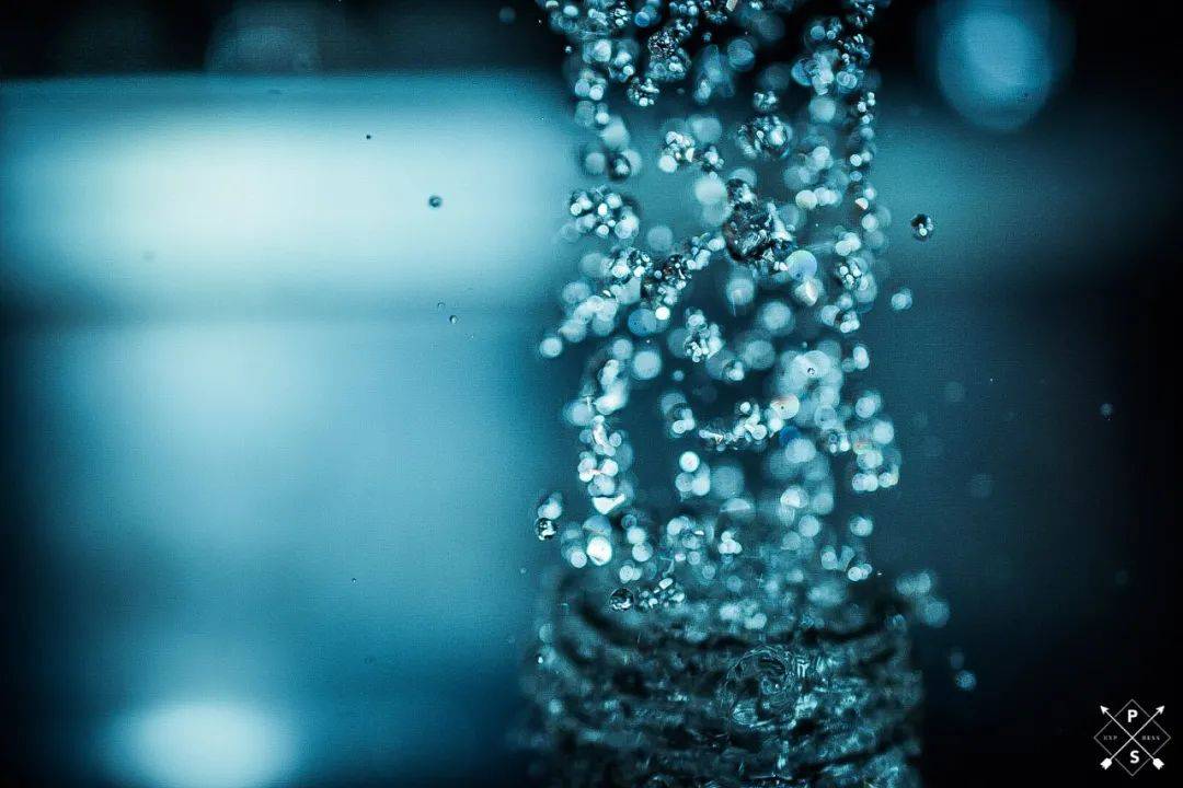 日本一网友沉迷水摄影冷色调照片意境满满让你不禁沉迷