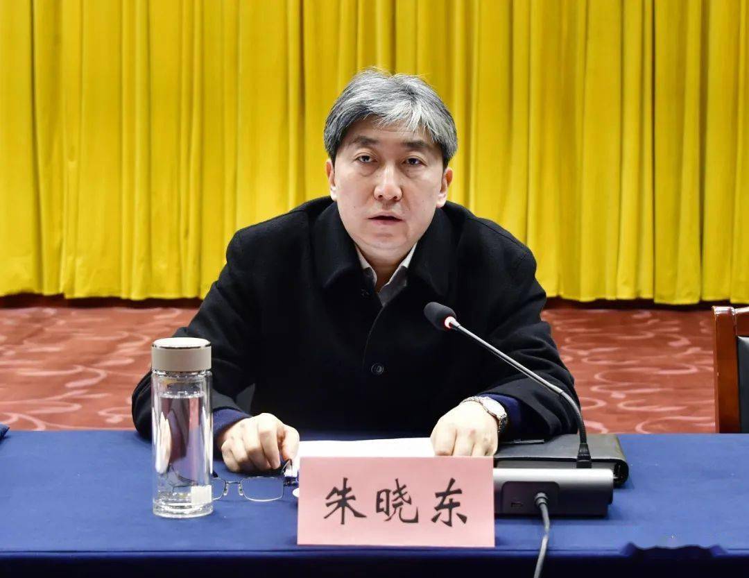 忻州市委书记郑连生主持会议并讲话山西画报忻州讯(记者 杨峰雷 樊晶