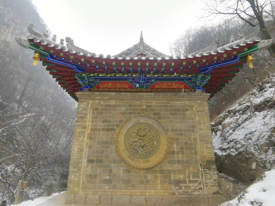 道教龍門祖庭隴縣龍門洞雪景怡人