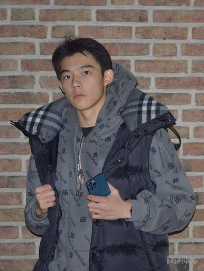 中国足坛有爱豆了前国脚李明家有爱子初长成侧颜神似陈冠希