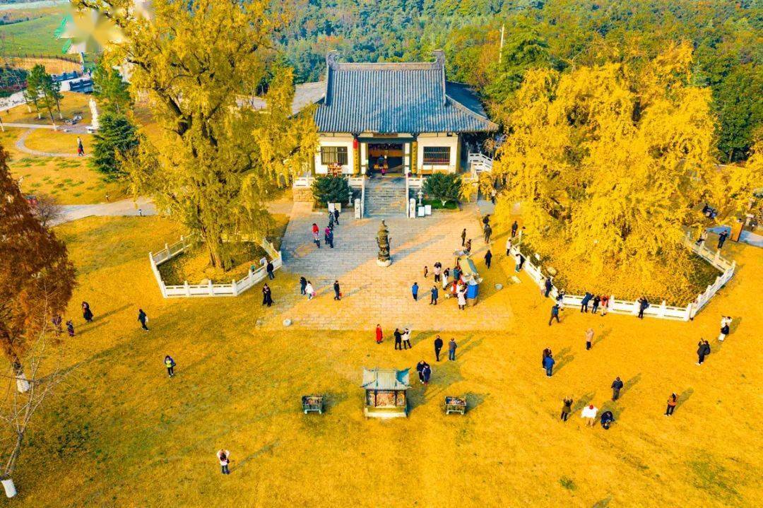 相传,惠济寺始建于南朝,初名汤泉禅院.