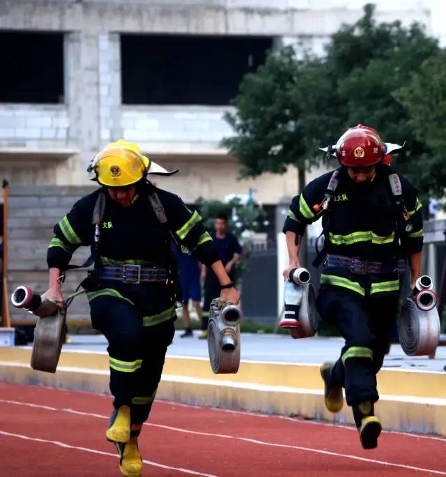 开训即开战动员即誓言芗城消防打响2021年度训练第一枪