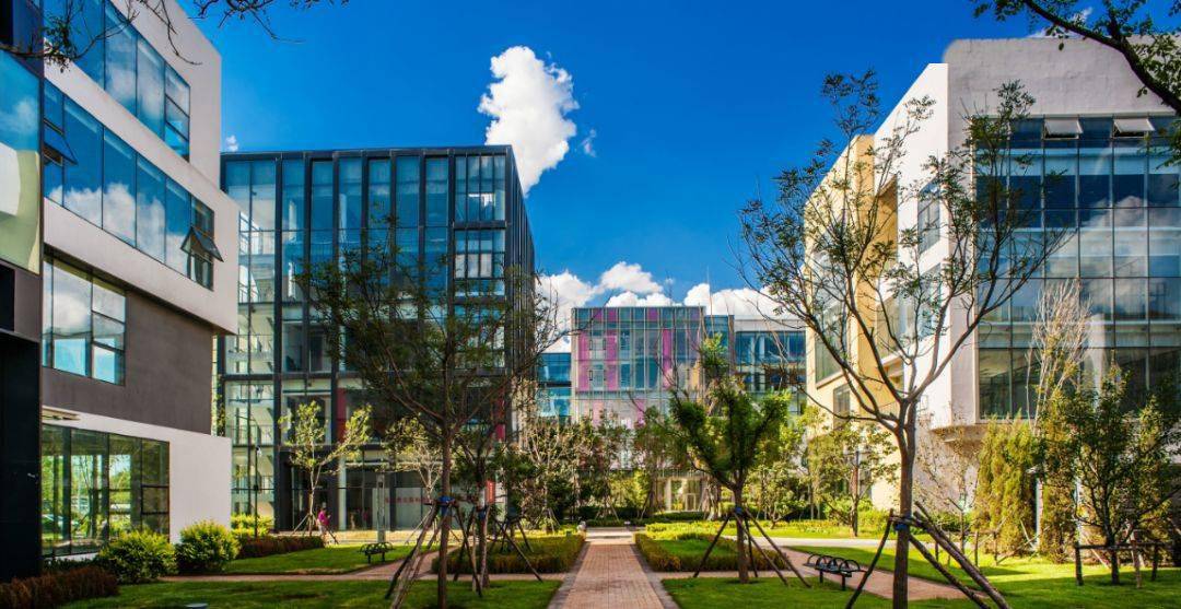 锦联(沈阳)新经济产业园匠心筑造的花园生态独栋办公楼,是沈阳市场上