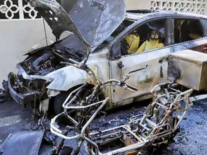 引火烧身车毁人伤杀手电瓶依然网上热卖