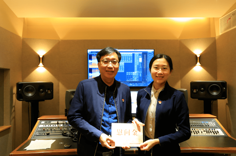 颜海娜深入企业开展暖企行动到宣传系统单位开展节前调研