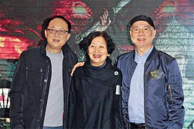 方平来头不小,当年长城电影公司的小生,和妻子鲍起静是经典银幕情侣