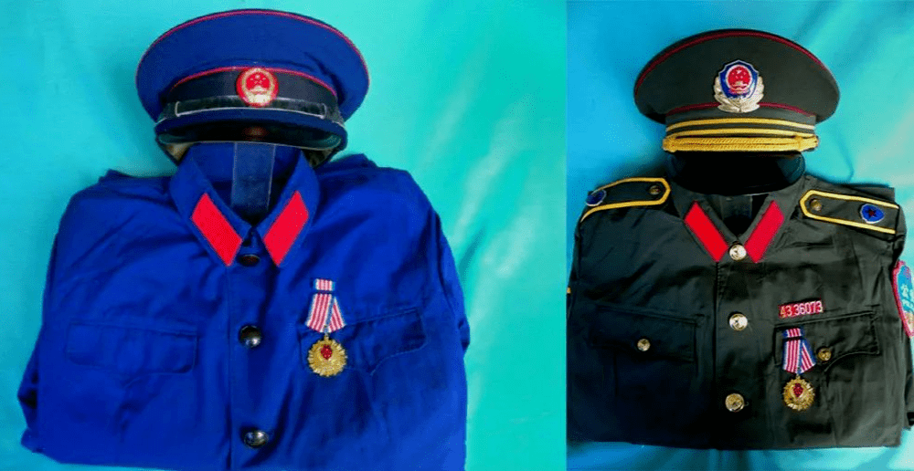 蓝色的72式警服,早在三年前就换装,改为橄榄绿的新式警服了