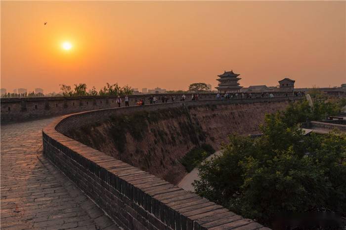 漫步在平遥古城墙，中国保存最好的县城城墙，旅游散心的好地方