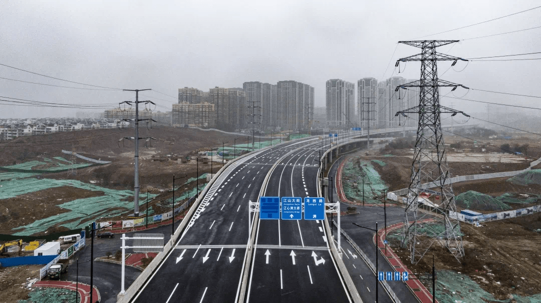 今天南都大道高架原机场二通道正式通车