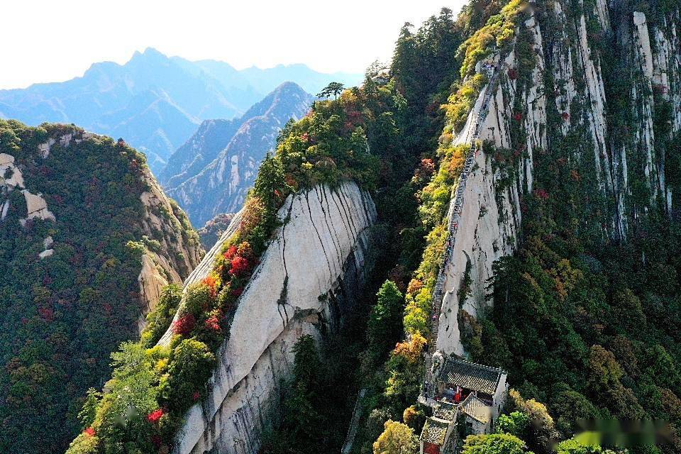 陕西行:三上西岳华山—航拍华山著名险道苍龙岭_韩愈