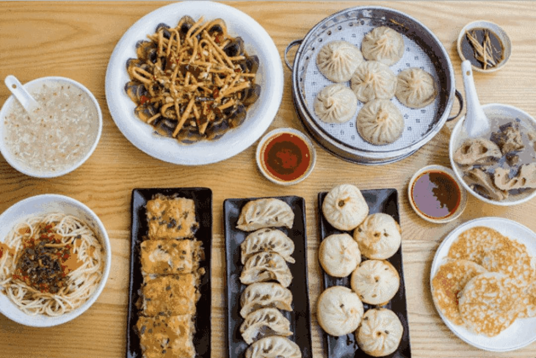 中国人传统的早餐习惯,往往更倾向于落胃的热食——近两年,日本卡乐比