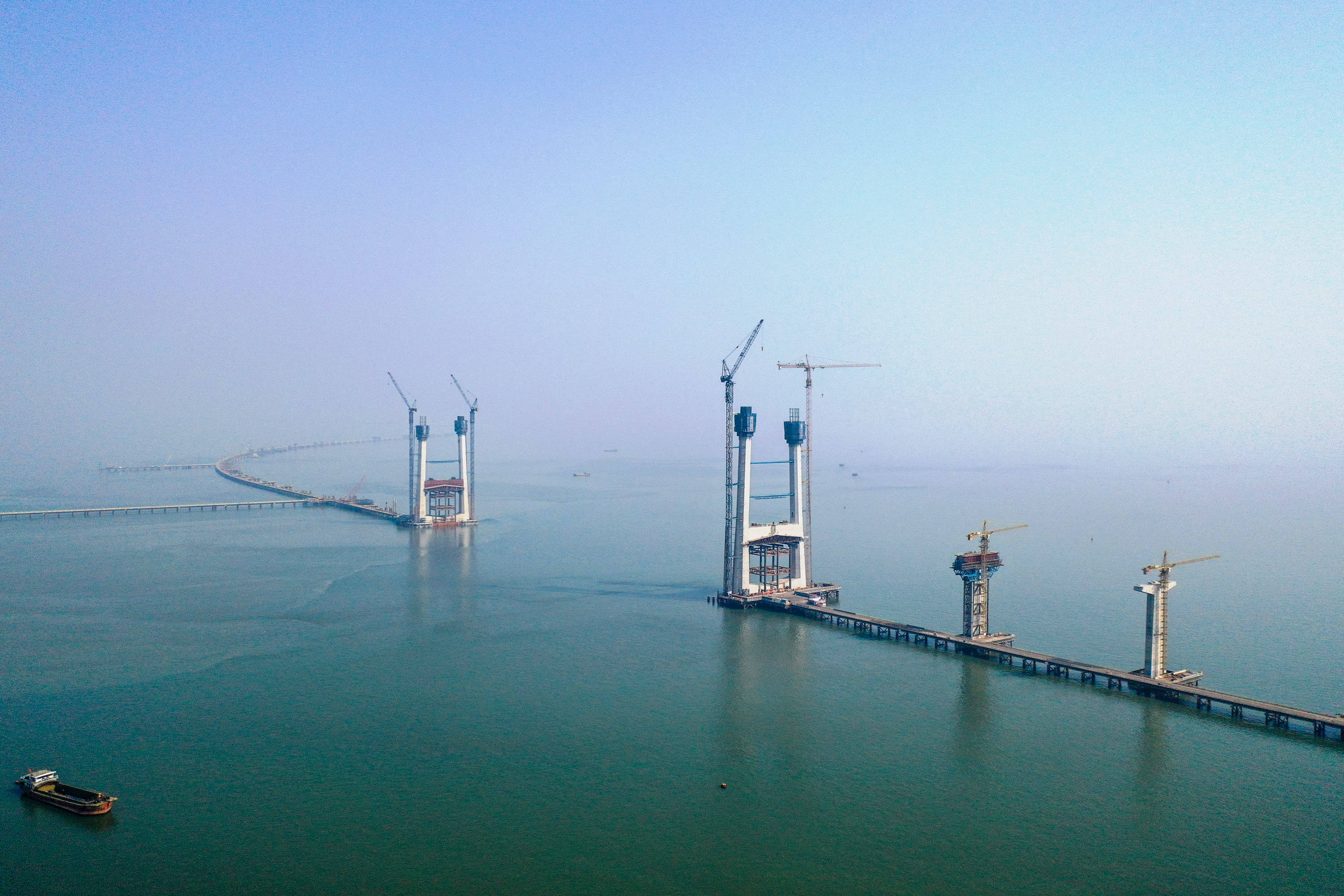 深中通道首榀60米混凝土箱梁浇筑成功_中铁大桥局