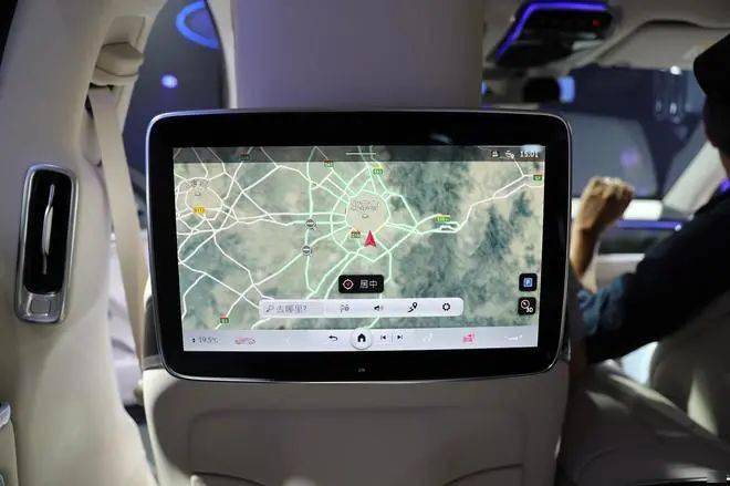 奔驰车是在什么时候显示需要加油 a85fd470a8a4405db2037e55a2eaf3da.jpeg