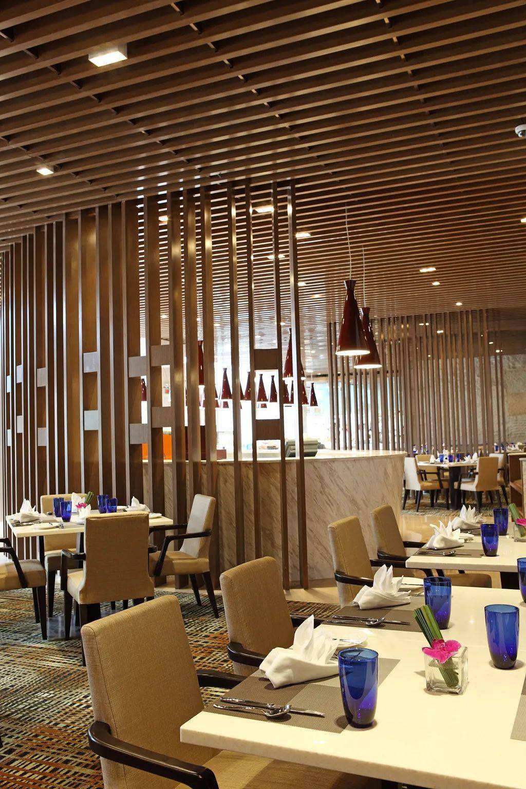 中山好去处永安皇冠假日酒店海鲜盛宴抢全球品牌超豪华海鲜自助餐任吃