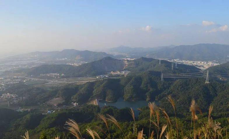 周六成行登中山小华山丫髻山登顶中山神湾最高峰赏菠萝梯田观西江落日