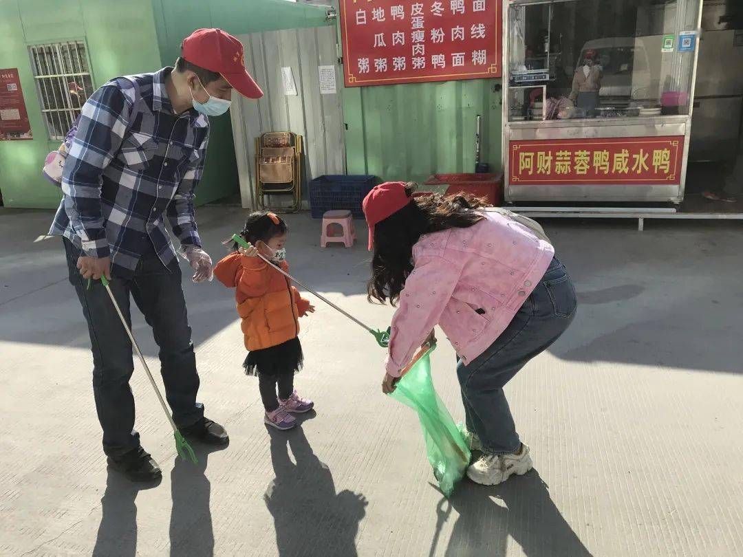 老虎凳加砖头夹脚趾 老虎凳夹脚趾甲流血