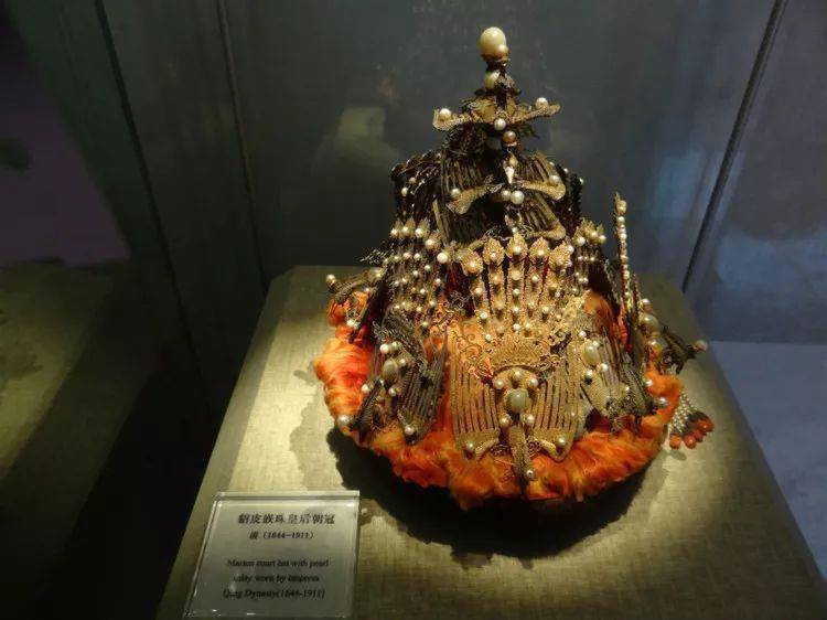 金累丝嵌珠宝五凤冠