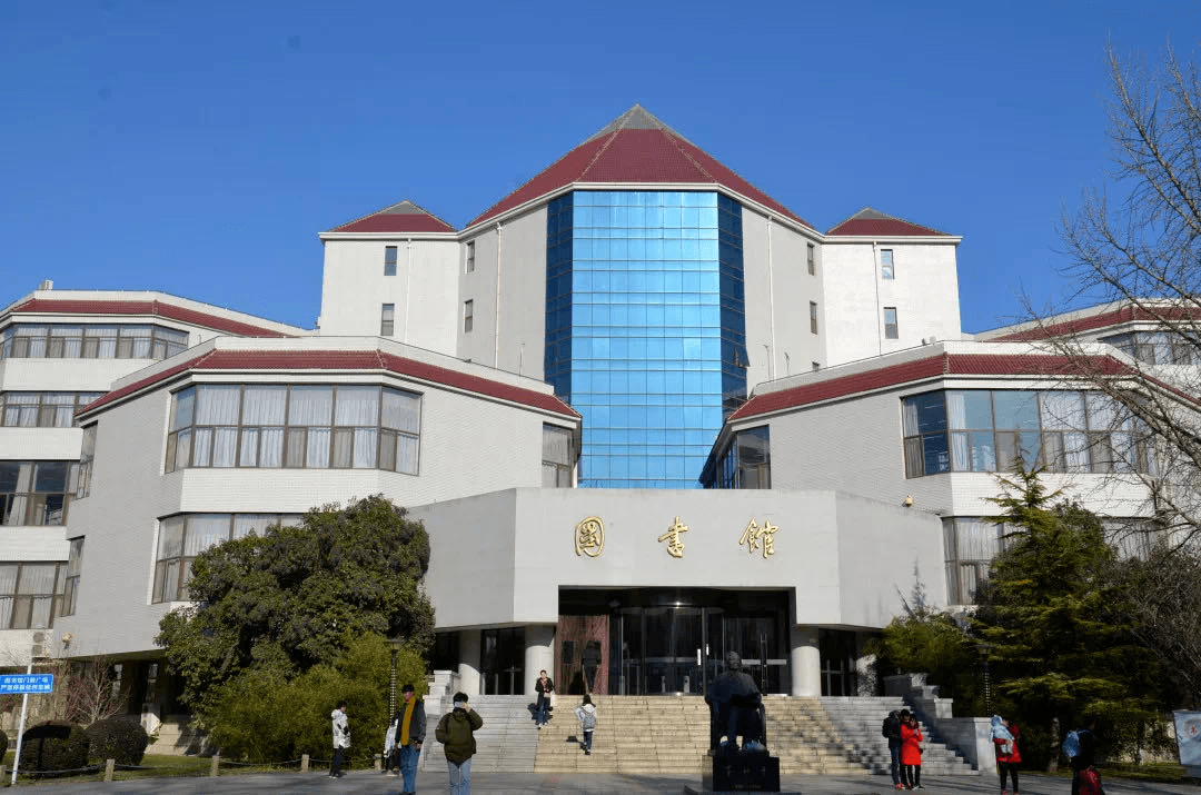 北京交通大学图书馆创建于1909年.