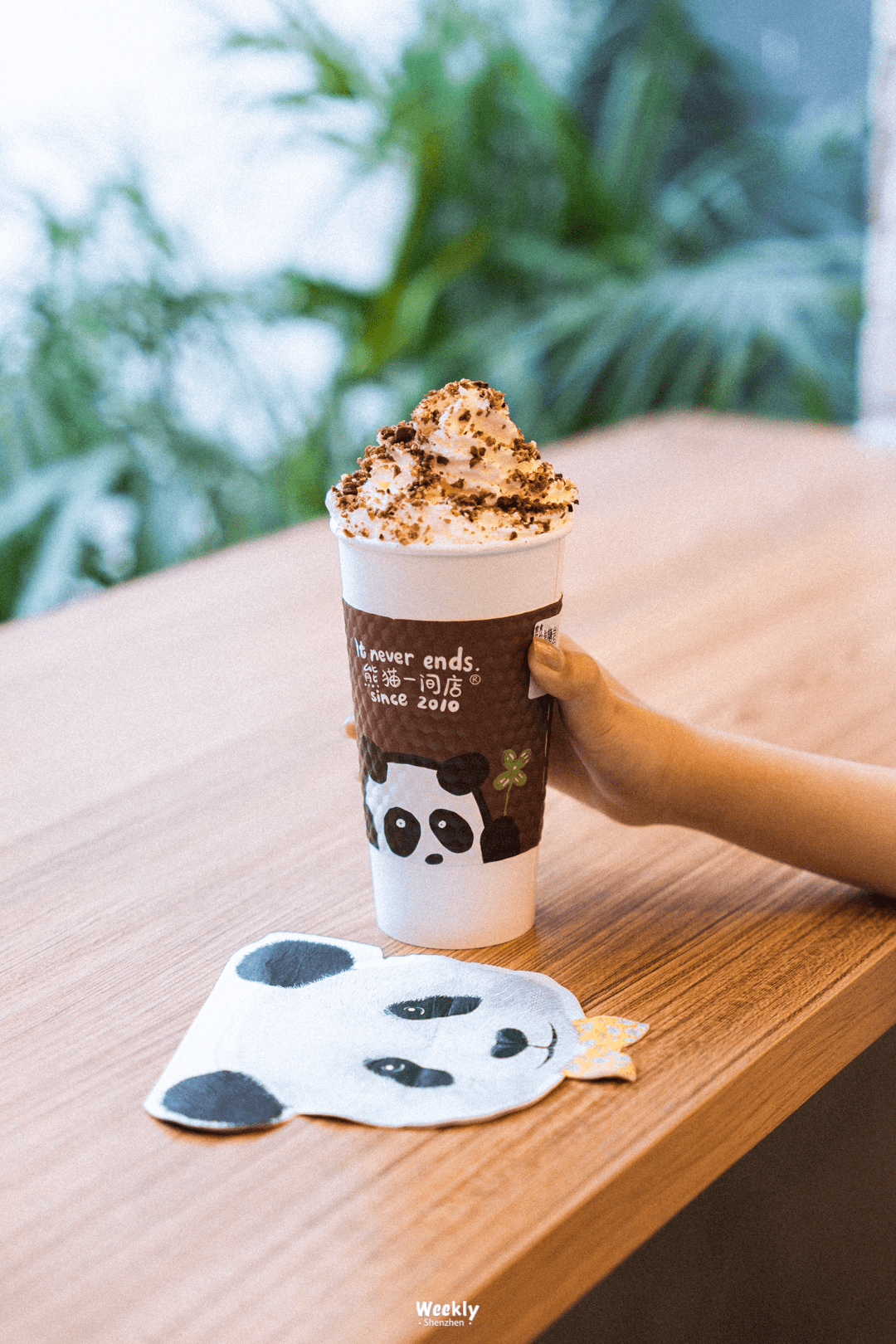 深圳第①家「小熊猫」主题店,假装在成都_奶茶