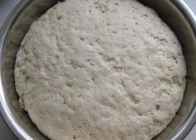 过年不管做什么发面面食学会这样发面20分钟发满盆松软又劲道