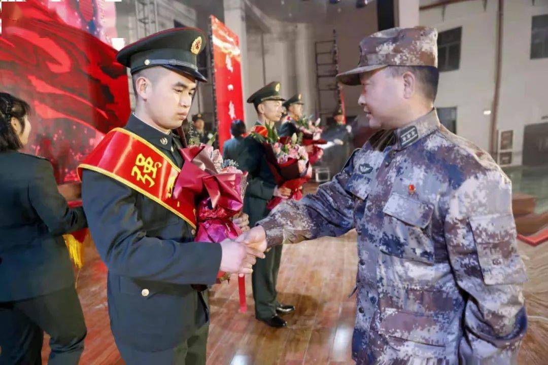 表彰!两栖精兵再启航