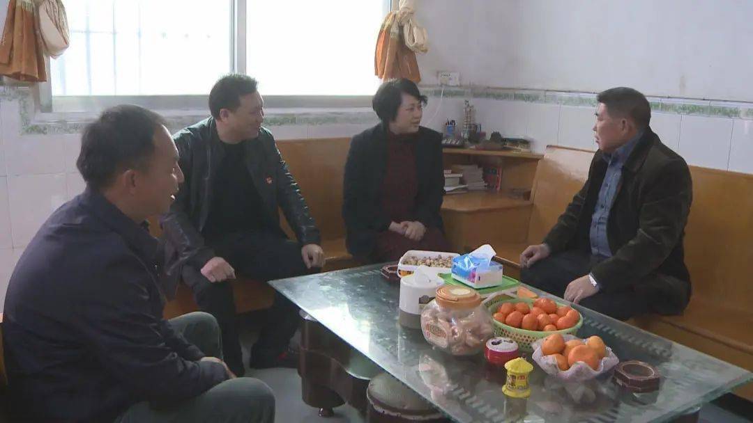 (来源:乐昌发布) 在九峰镇绿峰果菜专业合作社,彭桂珍还和2020年"全国