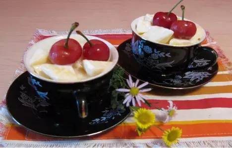 酸奶配什么水果榨汁好 cbe8e1ae824e489abe783949fbe0dd2c.jpeg